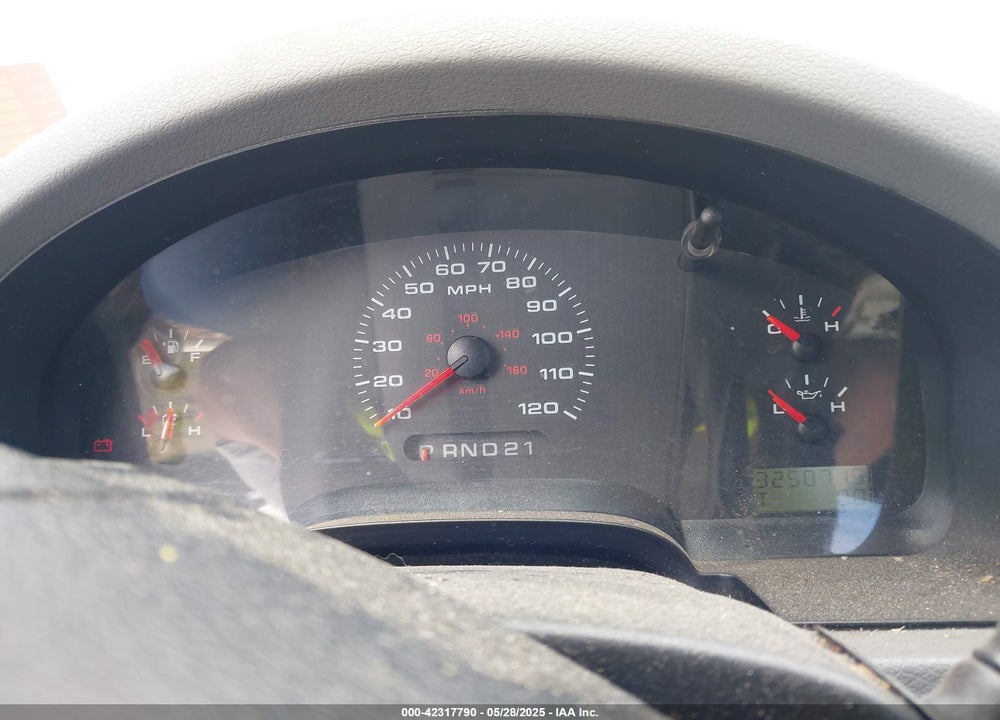 2005 FORD F-150 STX/XLT VIN: 1FTRX02W95KC63152