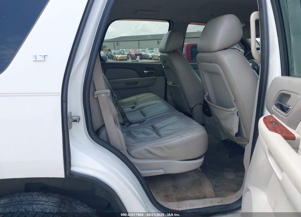 2011 CHEVROLET TAHOE LT VIN: 1GNSCBE0XBR135285