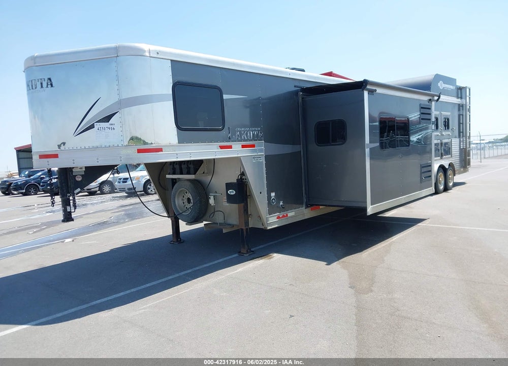 2019 LAKOTA CHARGER C8415 VIN: 58JGX4J23K1000495