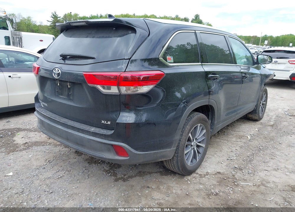2019 TOYOTA HIGHLANDER VIN: 5TDKZRFH1KS341598