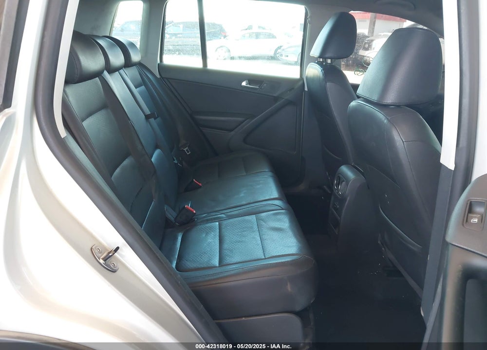 2010 VOLKSWAGEN TIGUAN WOLFSBURG EDITION VIN: WVGAV7AX9AW514577