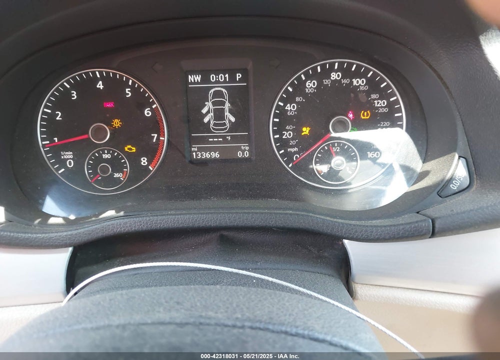 2013 VOLKSWAGEN PASSAT VIN: 1VWBH7A34DC128827