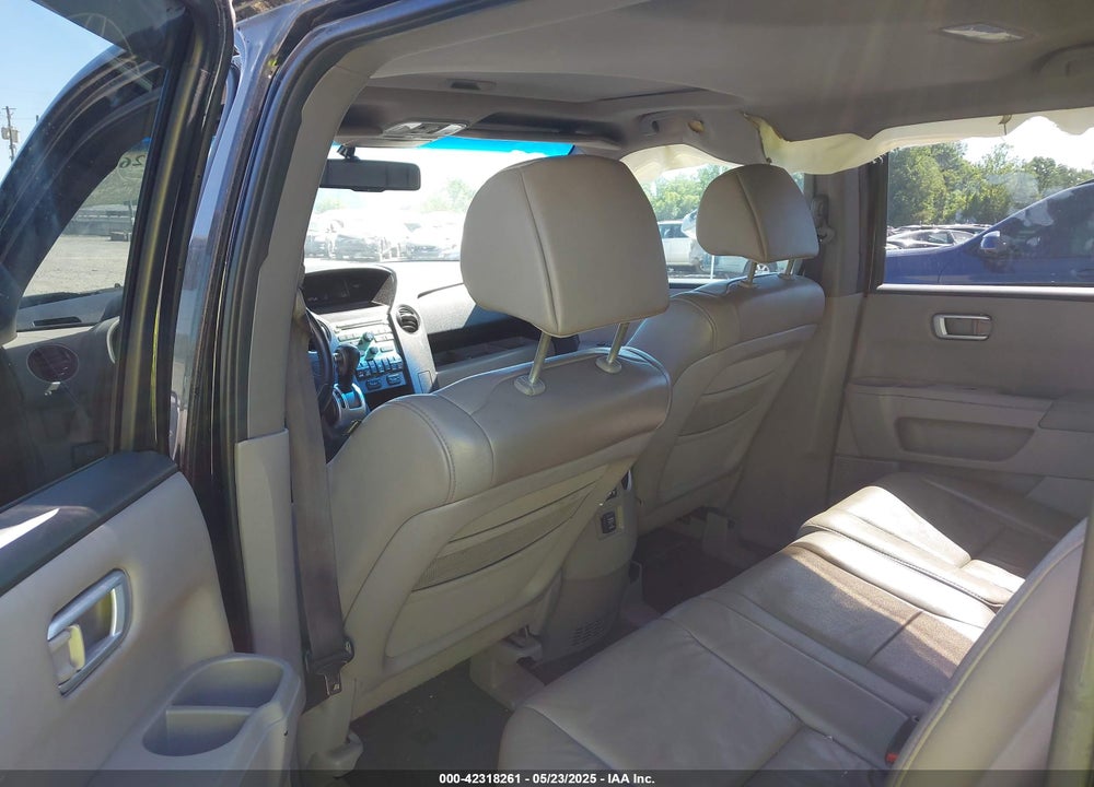 2010 HONDA PILOT VIN: 5FNYF3H57AB003354
