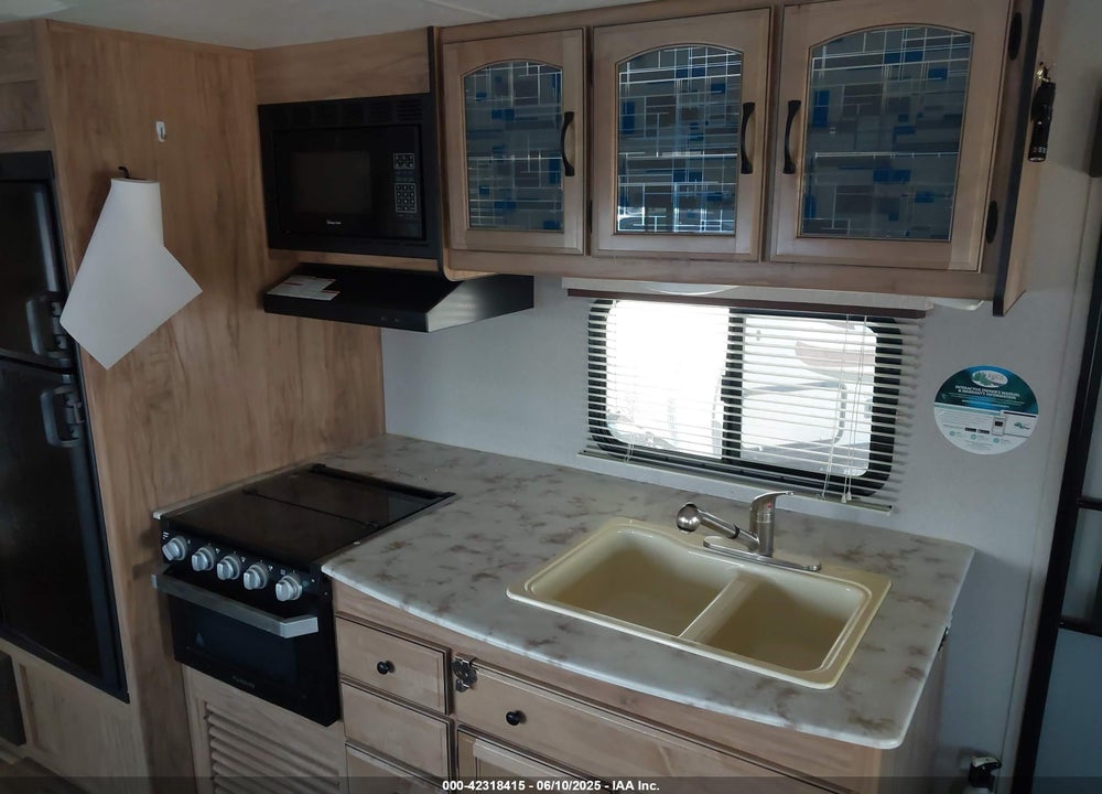 2019 COACHMEN 28.1SE FREEDOM EXPRE VIN: 5ZT2FETB1KW006745