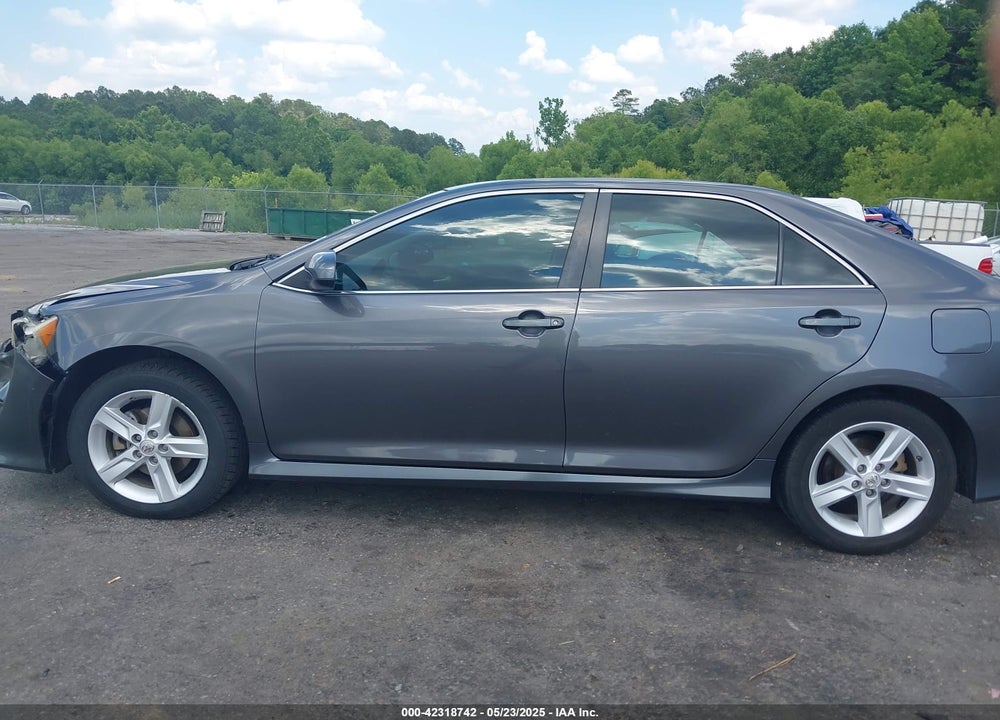 2013 TOYOTA CAMRY SE VIN: 4T1BF1FK4DU238448