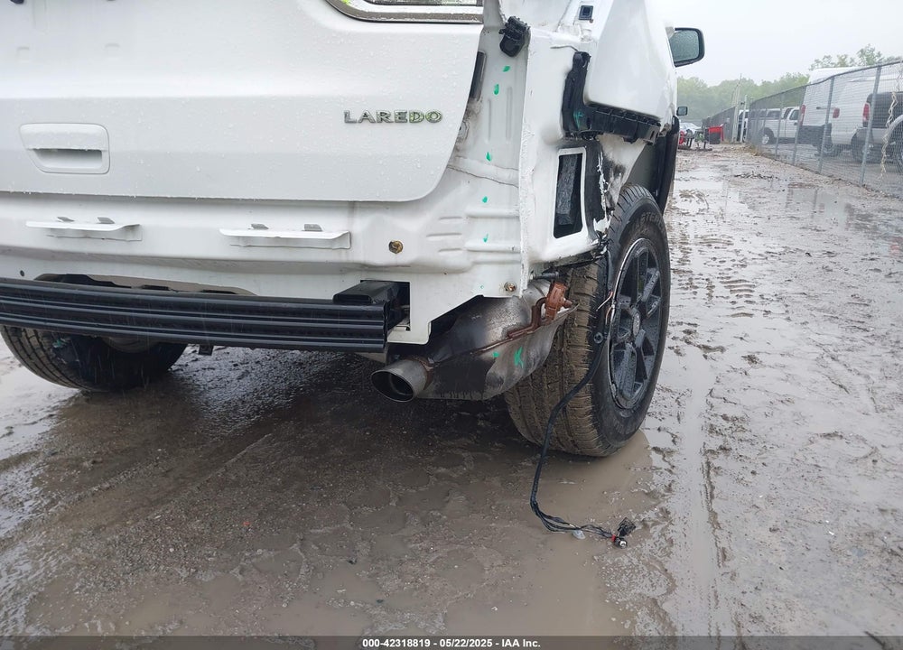 2018 JEEP GRAND CHEROKEE VIN: 1C4RJFAG5JC127698