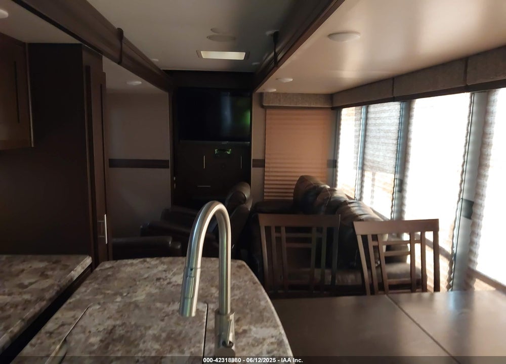 2019 KZ SPORTSMAN 363FL VIN: 4EZTS3625K5064752