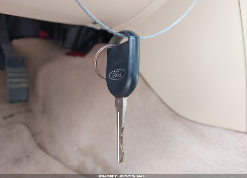 2005 FORD MUSTANG VIN: 1ZVFT84N455215653