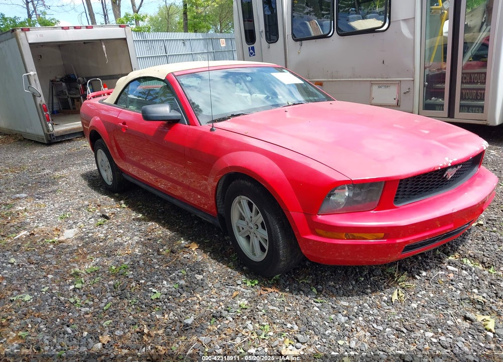 2005 FORD MUSTANG VIN: 1ZVFT84N455215653