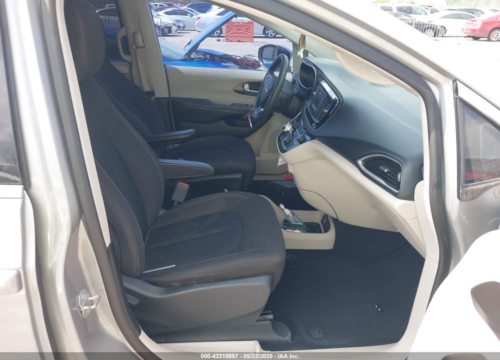 2017 CHRYSLER PACIFICA LX VIN: 2C4RC1CG1HR765023