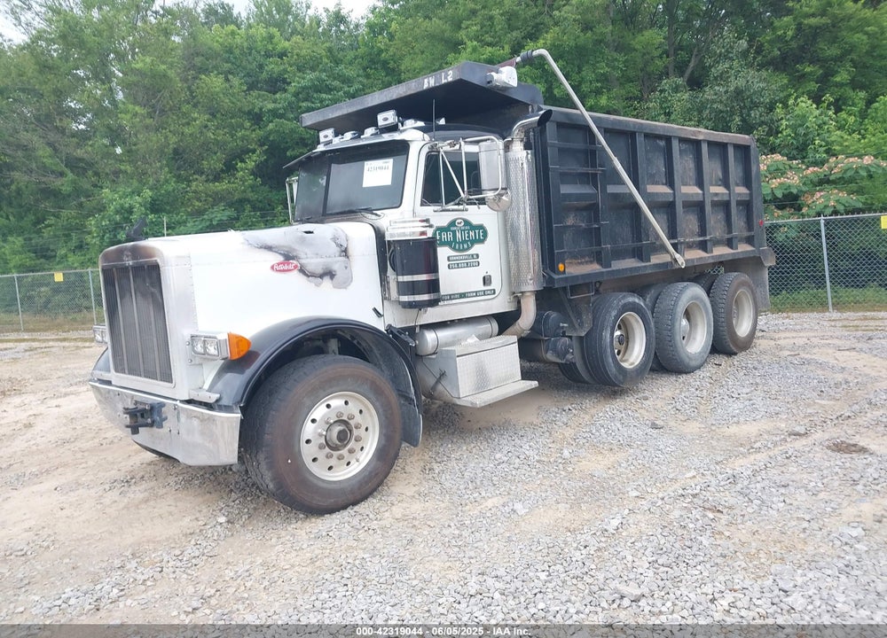 2004 PETERBILT 379 VIN: 1NP5XBTX24D821064