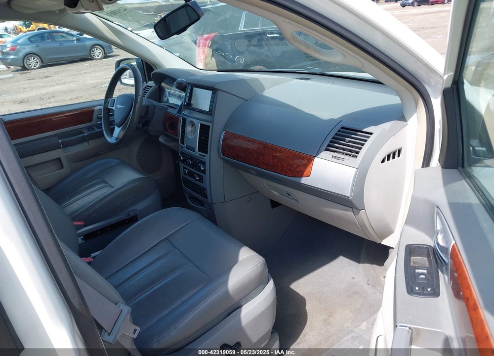 2009 CHRYSLER TOWN & COUNTRY TOURING VIN: 2A8HR54129R635760