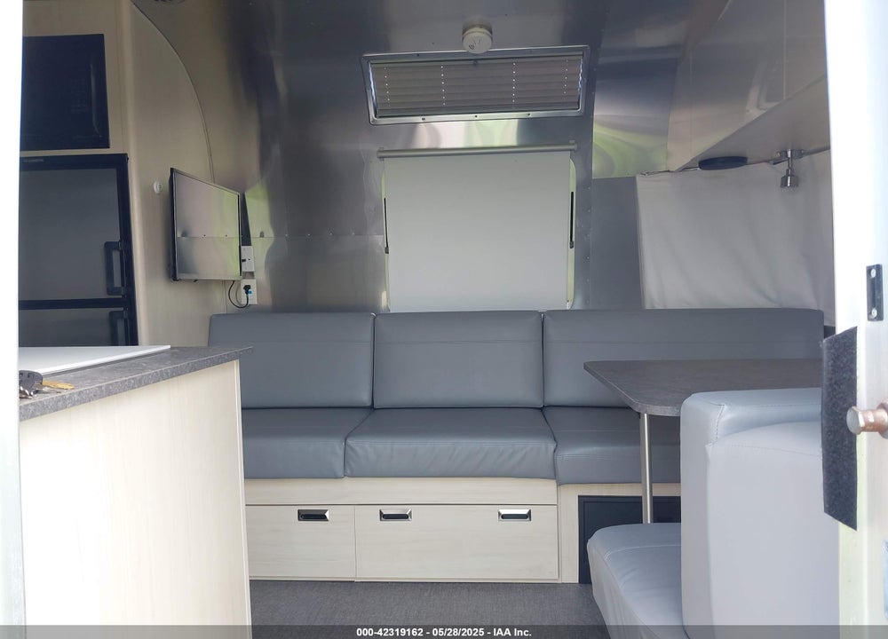 2021 AIRSTREAM FLYING CLOUD 25 RB Q VIN: 1STX9YJ22MJ557206