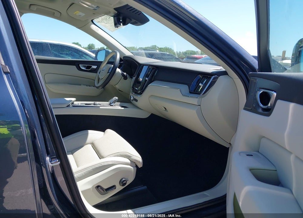 2022 VOLVO XC60 VIN: YV4L12RL9N1002850