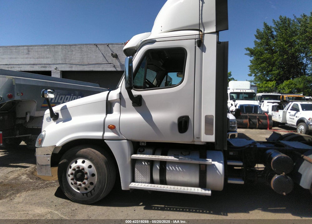 2016 FREIGHTLINER CASCADIA 125 VIN: 3AKJGED59GSHS2109