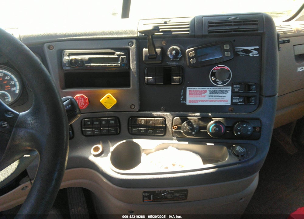 2016 FREIGHTLINER CASCADIA 125 VIN: 3AKJGED59GSHS2109