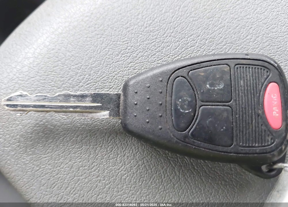 2007 JEEP COMMANDER VIN: 1J8HG48P17C632997