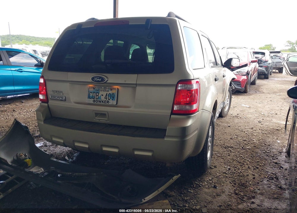 2011 FORD ESCAPE VIN: 1FMCU0D76BKB37195