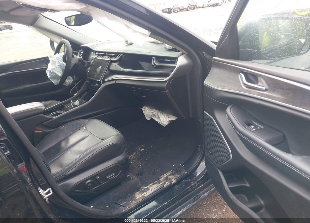 2022 JEEP GRAND CHEROKEE VIN: 1C4RJYB69N8715243