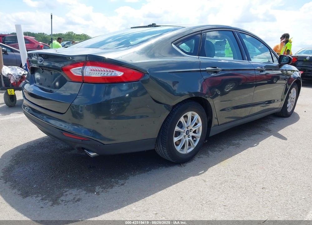 2015 FORD FUSION S VIN: 3FA6P0G79FR104574