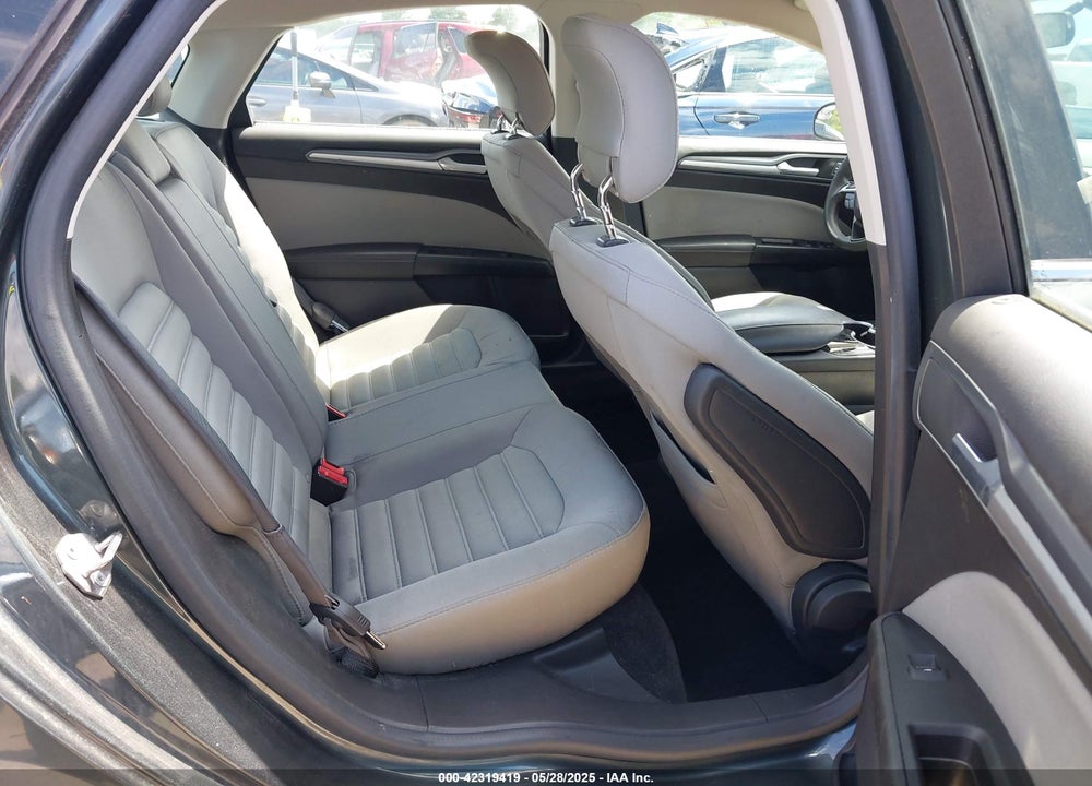 2015 FORD FUSION S VIN: 3FA6P0G79FR104574