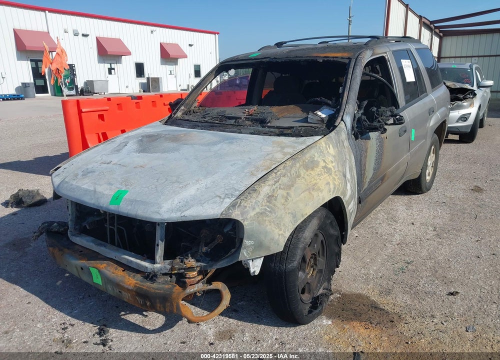 2002 CHEVROLET TRAILBLAZER LS VIN: 1GNDS13S822379603