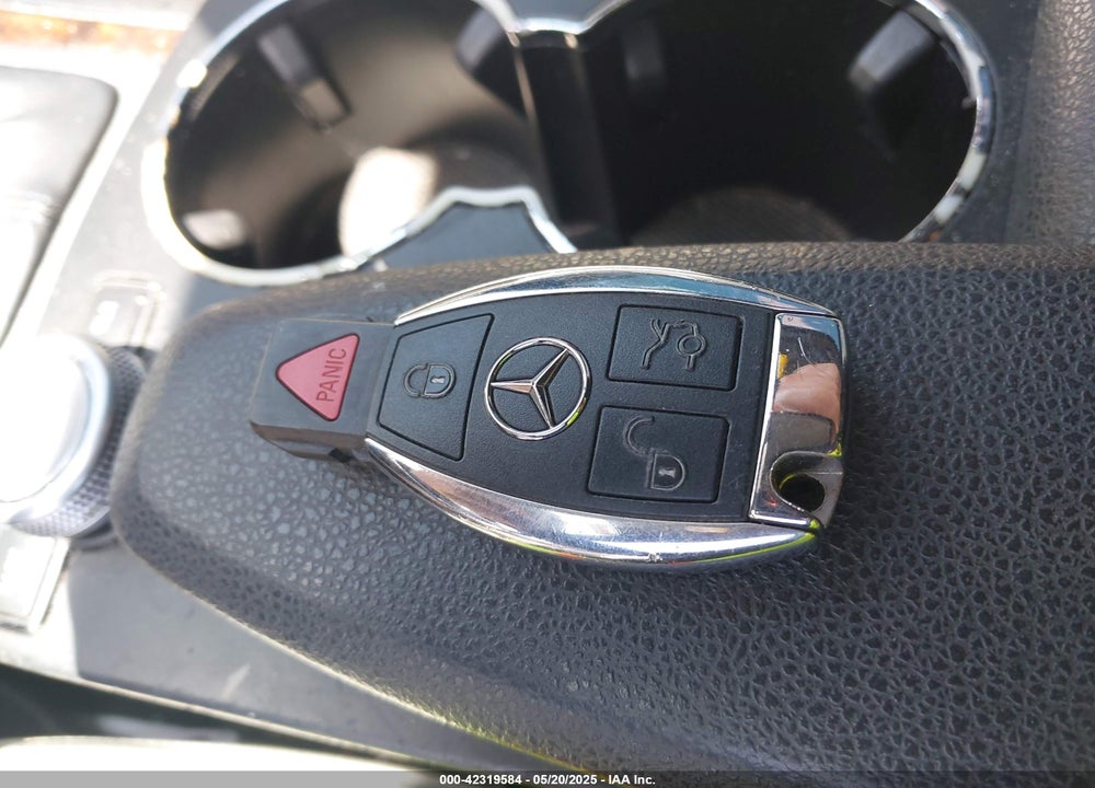 2009 MERCEDES-BENZ C 300 VIN: WDDGF81X19R078325