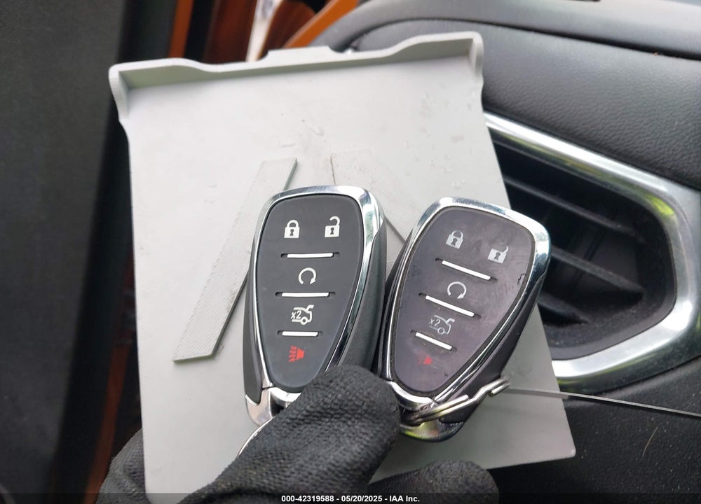 2018 CHEVROLET EQUINOX VIN: 2GNAXJEV8J6119943