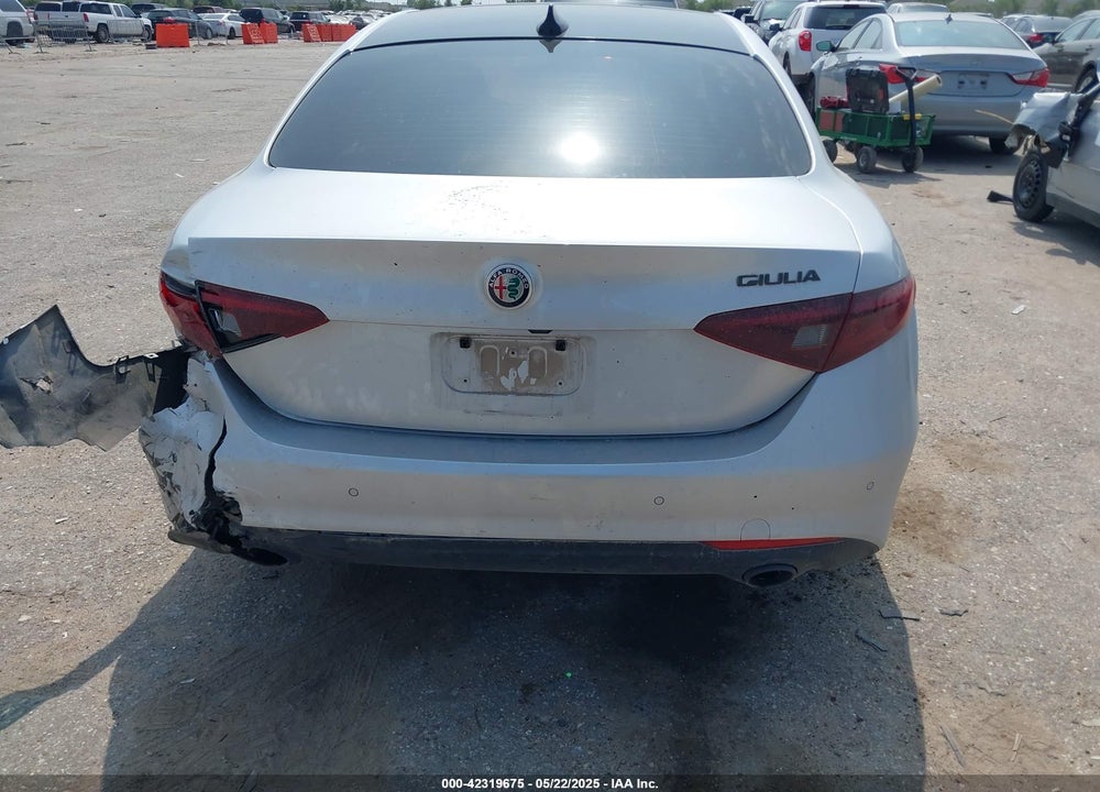 2020 ALFA ROMEO GIULIA VIN: ZARFAMAN8L7638393