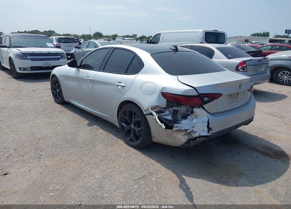 2020 ALFA ROMEO GIULIA VIN: ZARFAMAN8L7638393