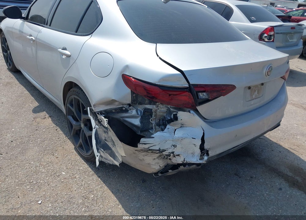 2020 ALFA ROMEO GIULIA VIN: ZARFAMAN8L7638393