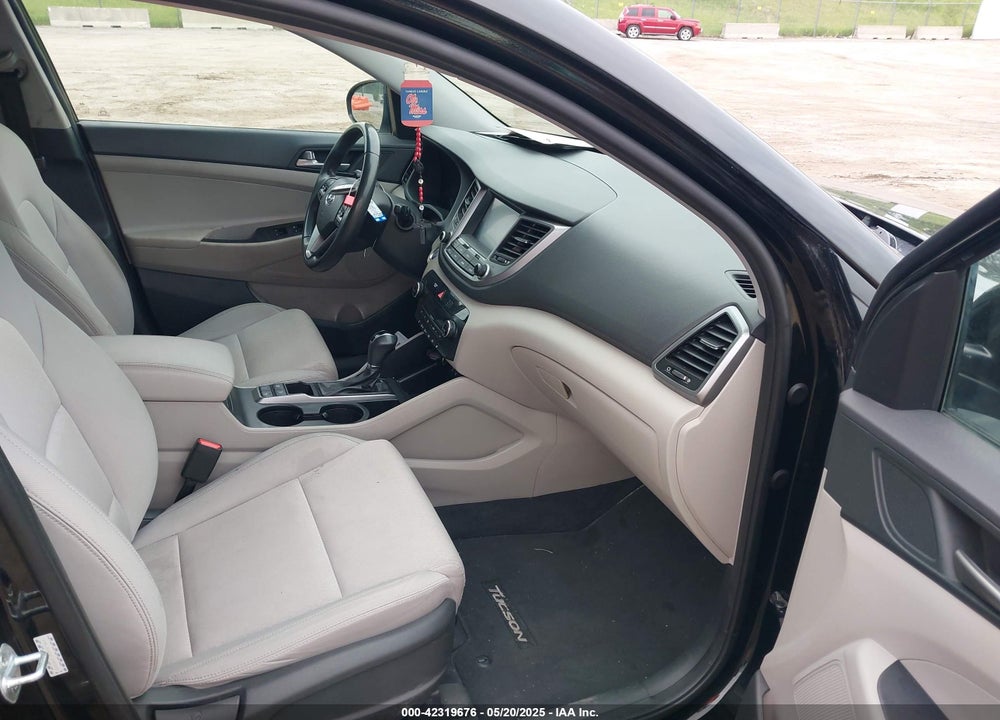 2018 HYUNDAI TUCSON VIN: KM8J3CA29JU690852