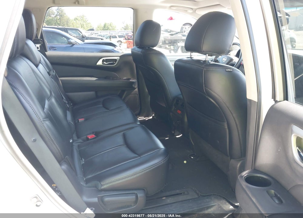 2016 NISSAN PATHFINDER VIN: 5N1AR2MM1GC611565