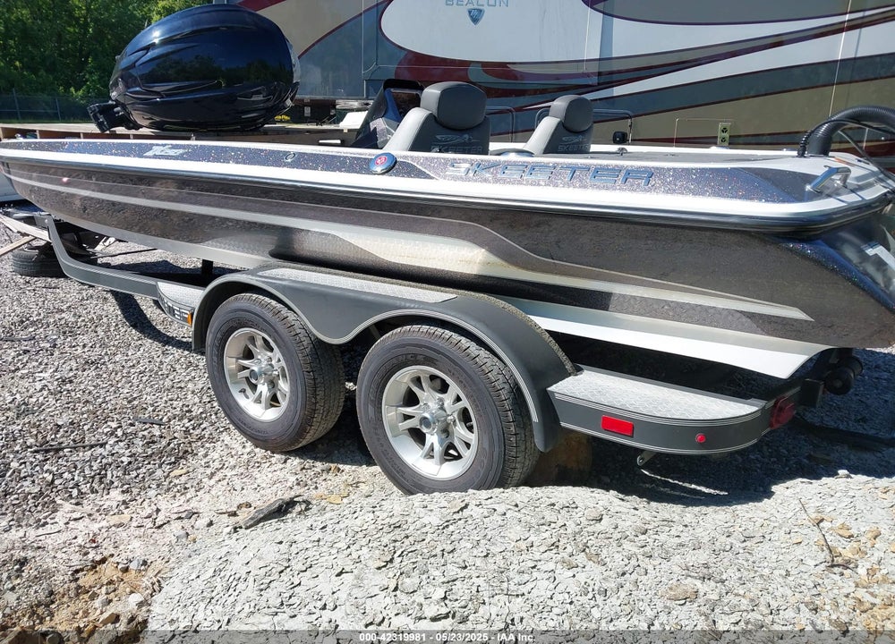 2017 SKEETER BASSBOAT VIN: STE21953K617