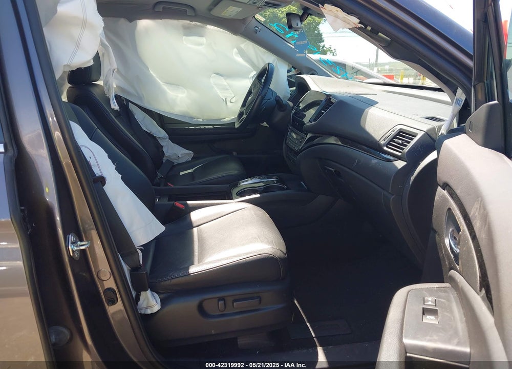 2020 HONDA PILOT VIN: 5FNYF5H69LB015626