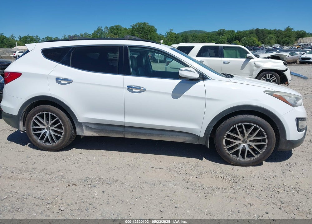 2013 HYUNDAI SANTA FE VIN: 5XYZU3LA1DG109200