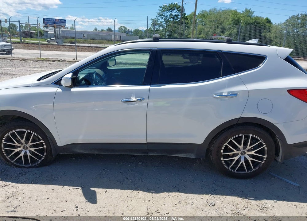 2013 HYUNDAI SANTA FE VIN: 5XYZU3LA1DG109200