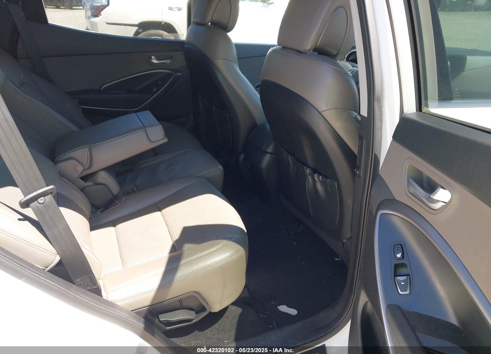 2013 HYUNDAI SANTA FE VIN: 5XYZU3LA1DG109200