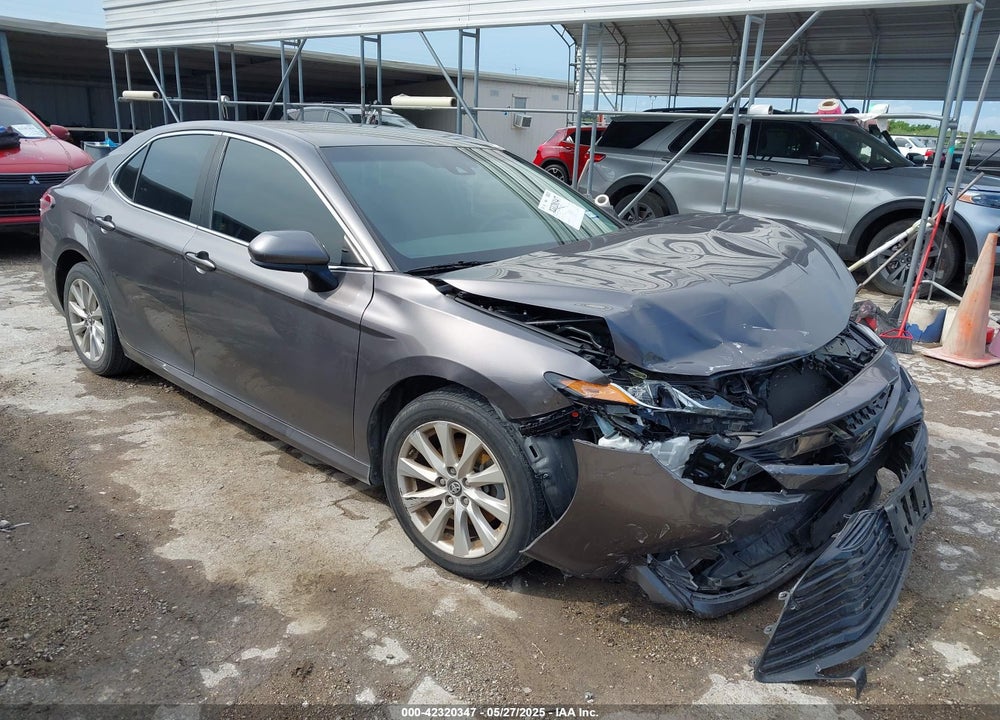 2018 TOYOTA CAMRY LE VIN: 4T1B11HK9JU138482