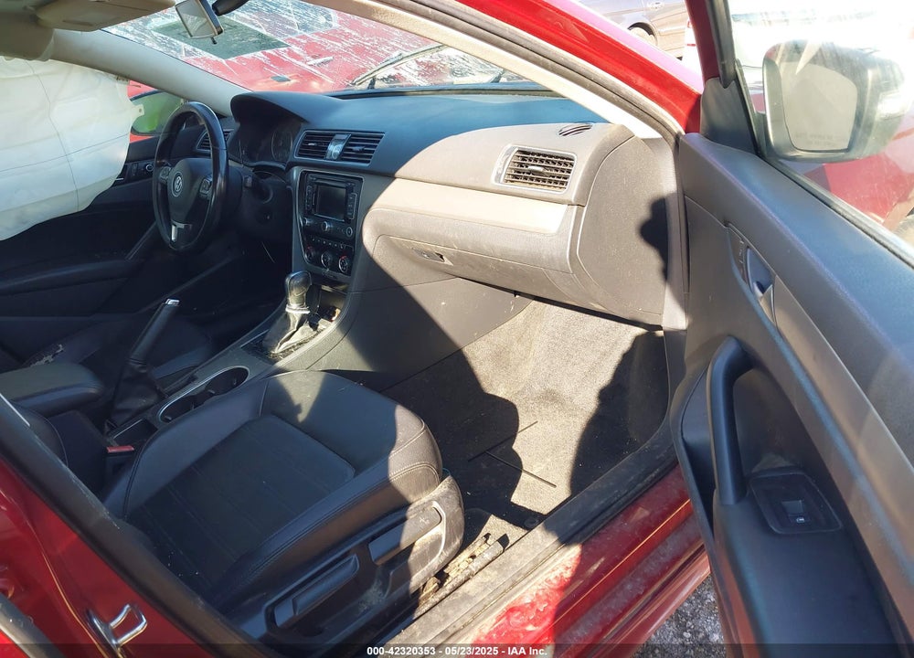 2015 VOLKSWAGEN PASSAT VIN: 1VWBT7A3XFC066237