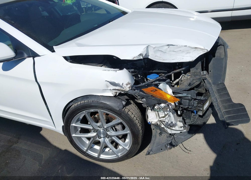 2020 HYUNDAI ELANTRA SE VIN: 5NPD74LF3LH503856