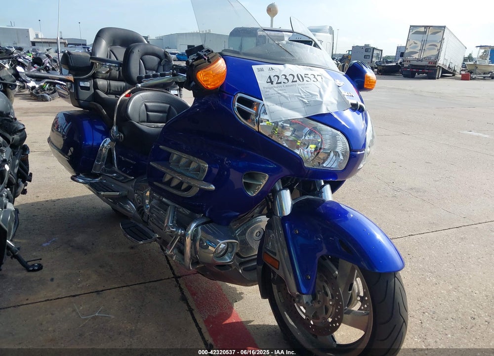2005 HONDA GL1800 VIN: 1HFSC47035A403975