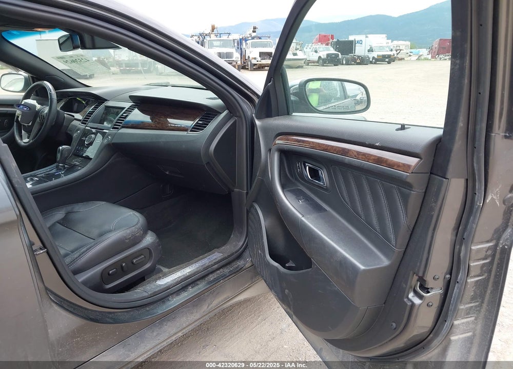 2018 FORD TAURUS VIN: 1FAHP2J83JG120842