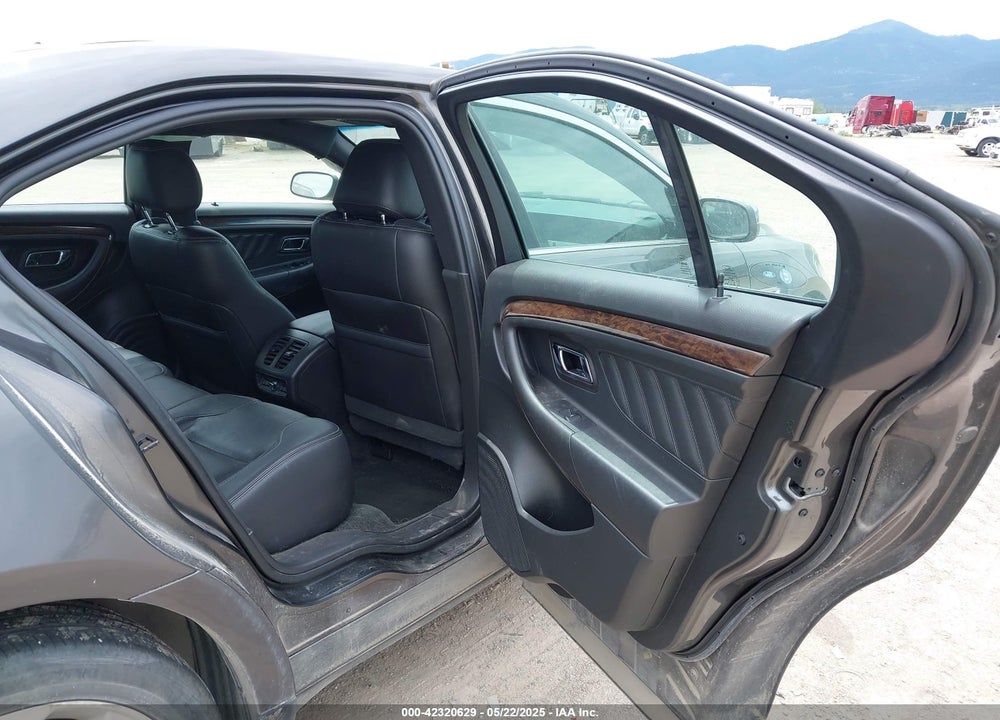 2018 FORD TAURUS VIN: 1FAHP2J83JG120842