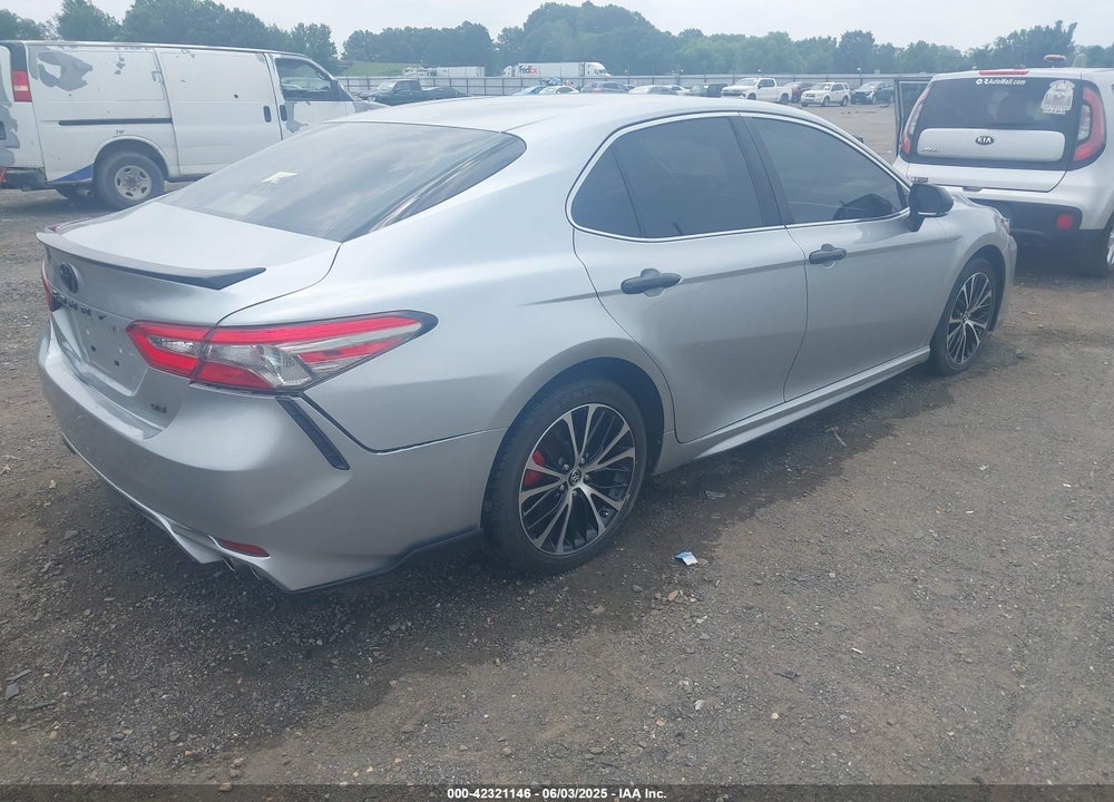 2018 TOYOTA CAMRY L/LE/SE/XLE VIN: JTNB11HK9J3015822