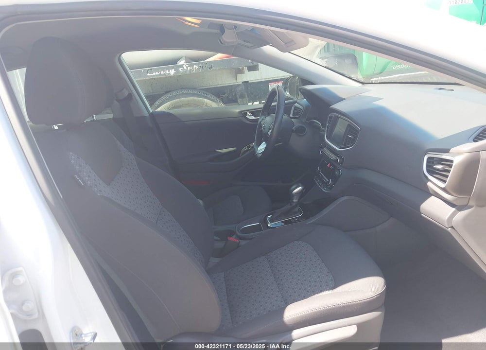 2017 HYUNDAI IONIQ HYBRID SEL VIN: KMHC75LC2HU049325