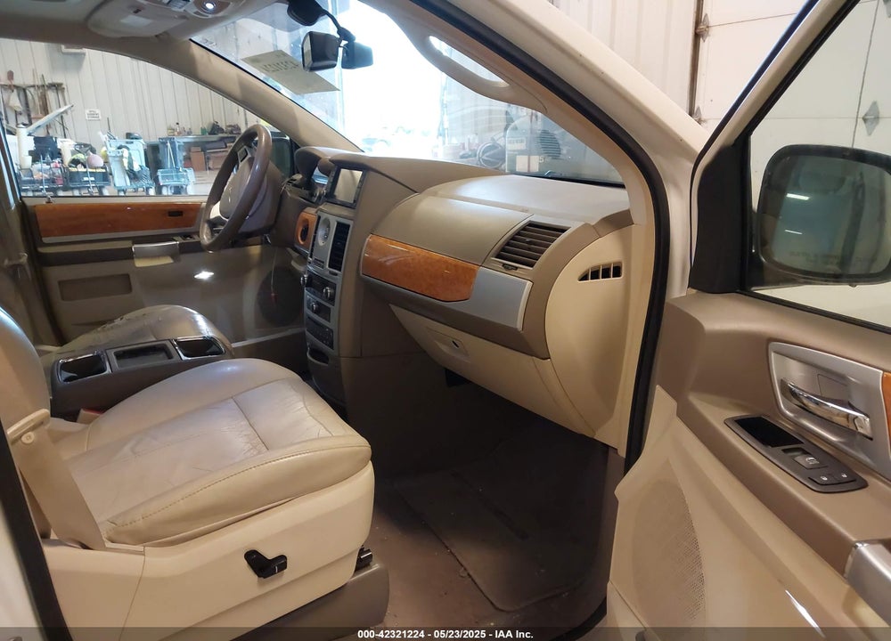 2010 CHRYSLER TOWN & COUNTRY NEW LIMITED VIN: 2A4RR7DX3AR422262