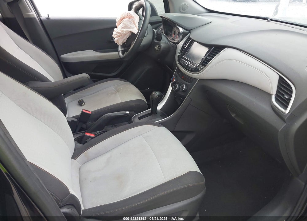 2017 CHEVROLET TRAX LS VIN: 3GNCJKSB8HL285234