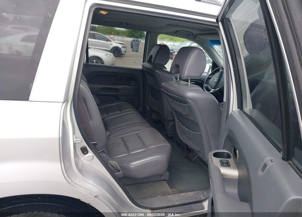 2008 HONDA PILOT VIN: 5FNYF18508B020009