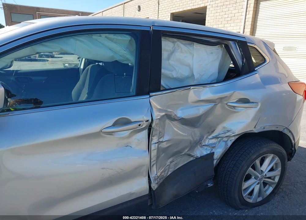 2017 NISSAN ROGUE SPORT VIN: JN1BJ1CP7HW017295